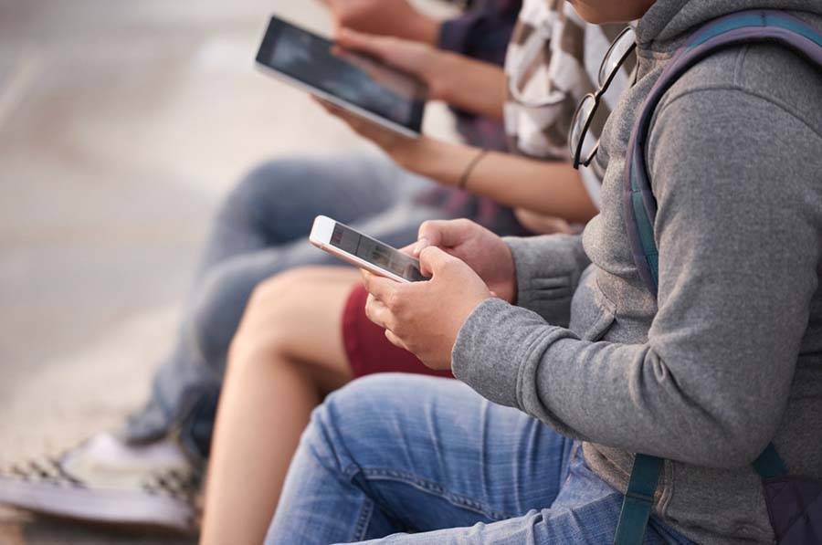 niños celular