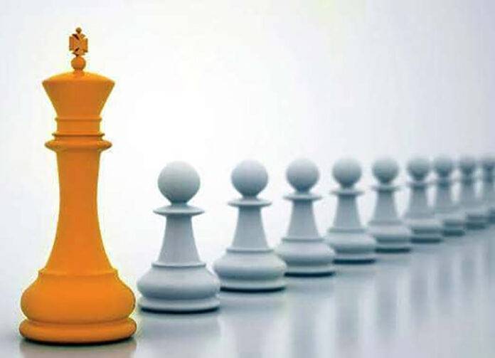 negocios ajedrez rey y peon